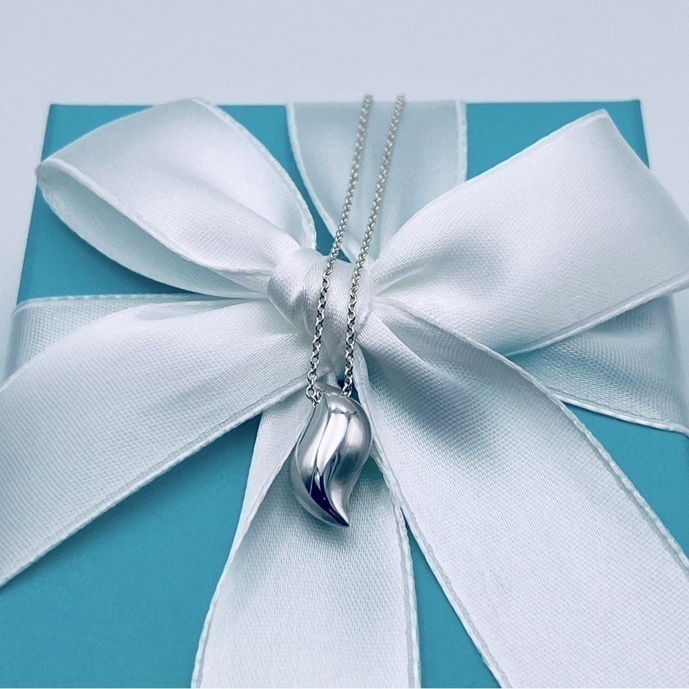 Tiffany & Co. Feather Necklace in Silver Retired with PACKAGING